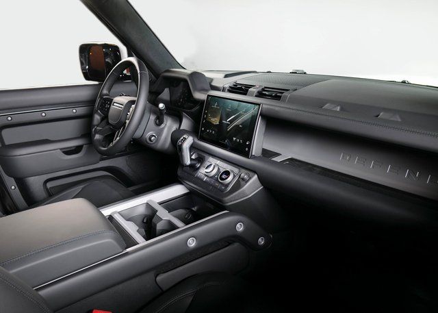 2025 Land Rover Defender 110 X photo 9