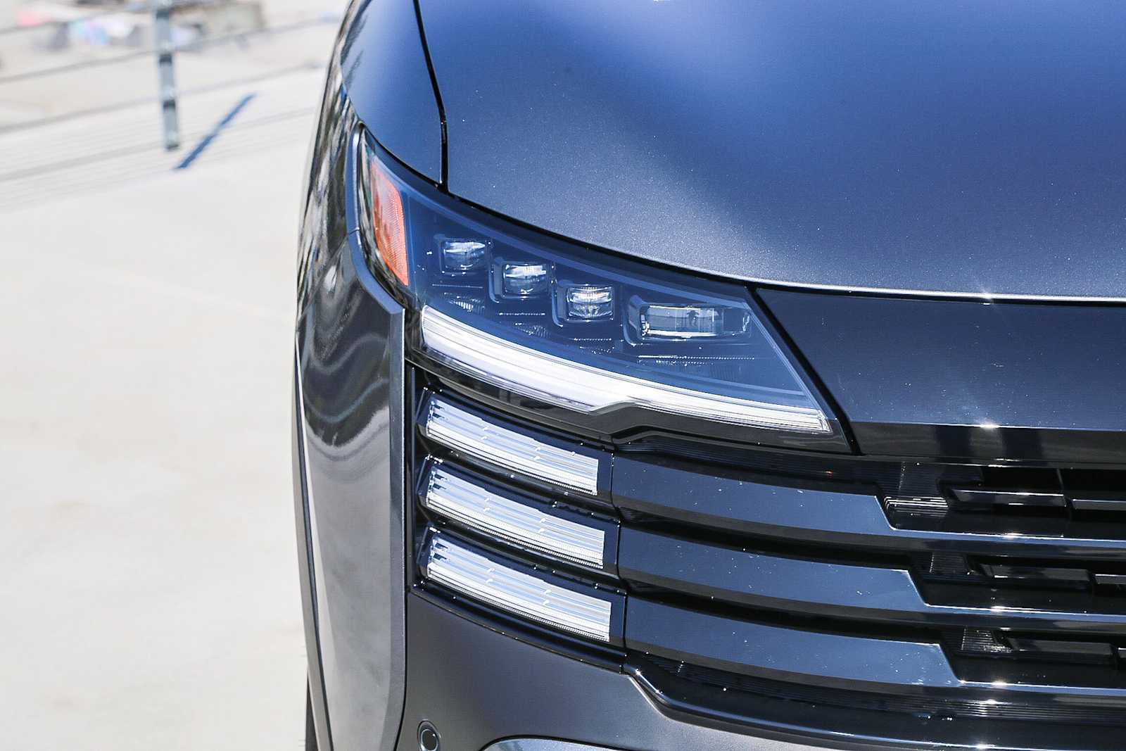 2025 Nissan Kicks SR photo 3