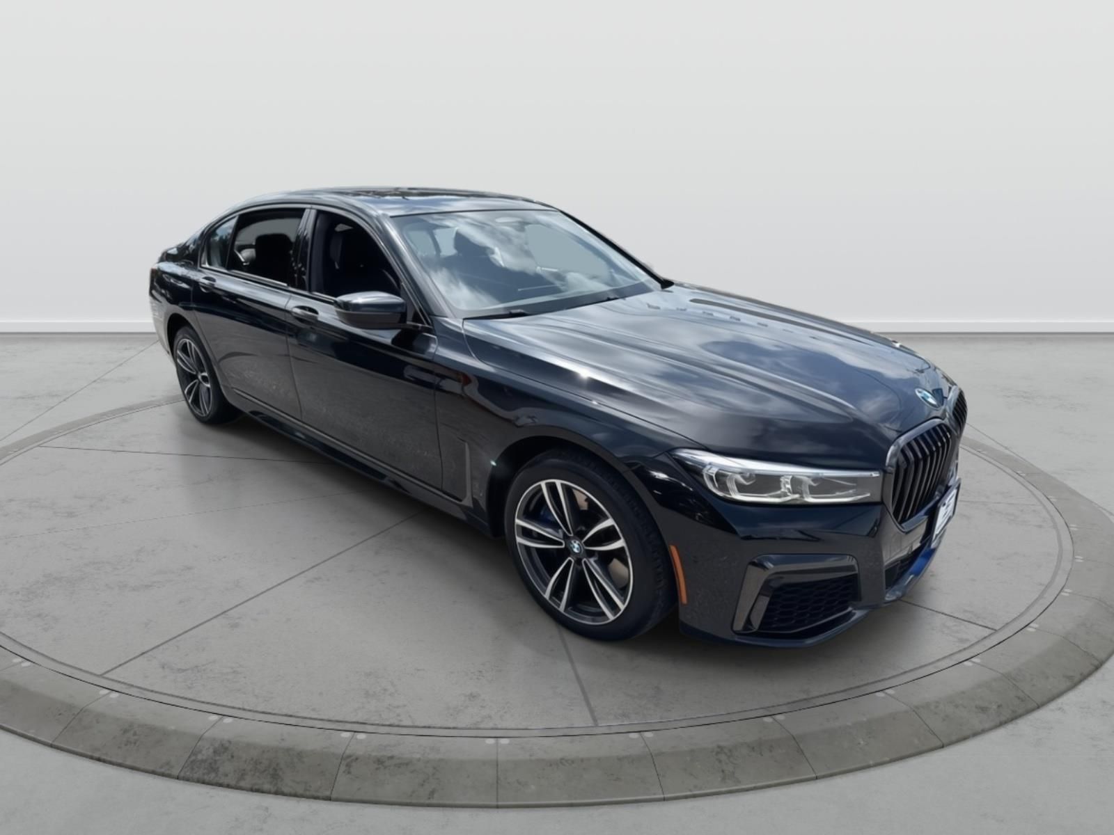 2020 BMW 7 Series 750i's photo