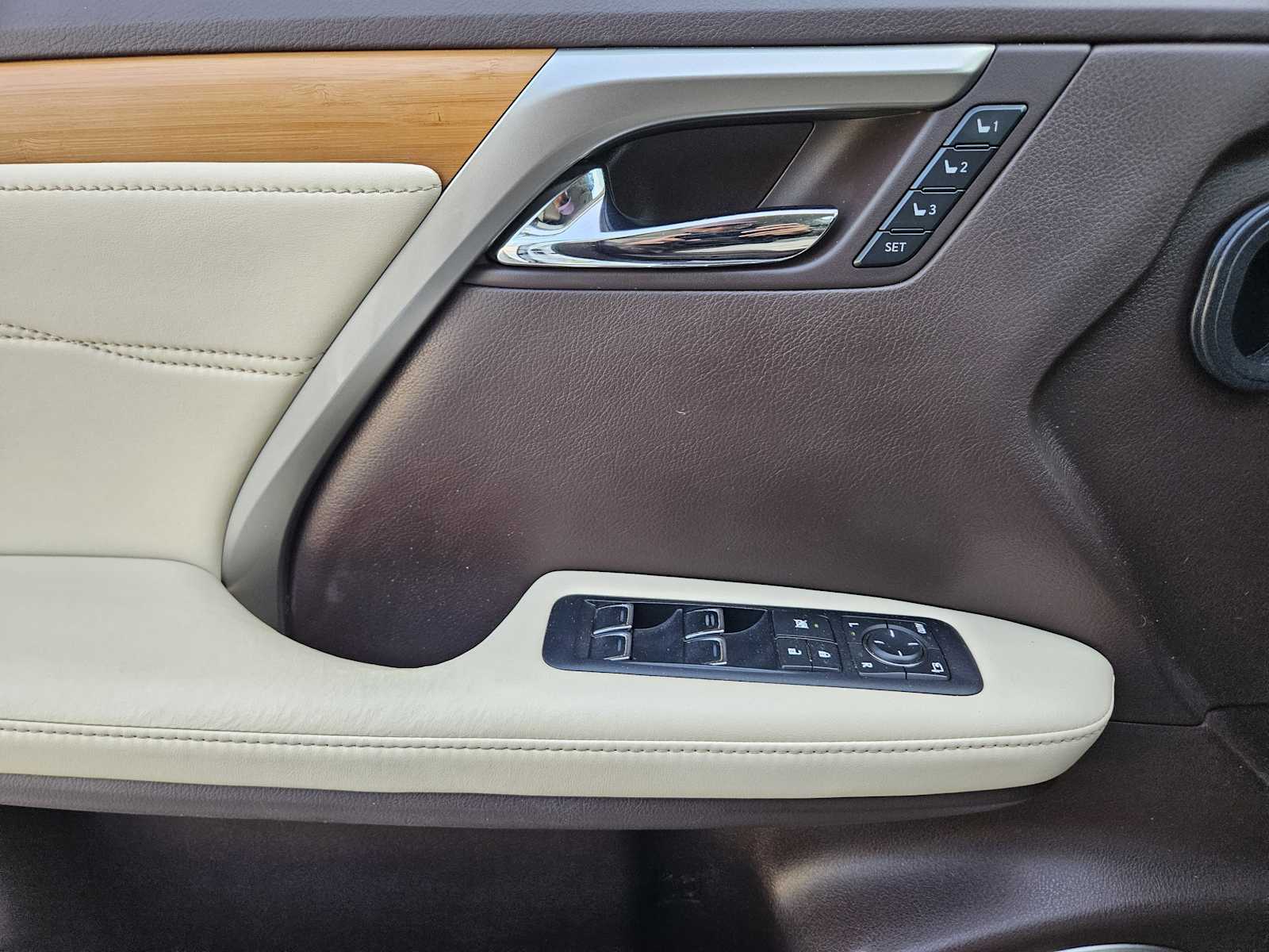 2016 Lexus RX 450h photo 17