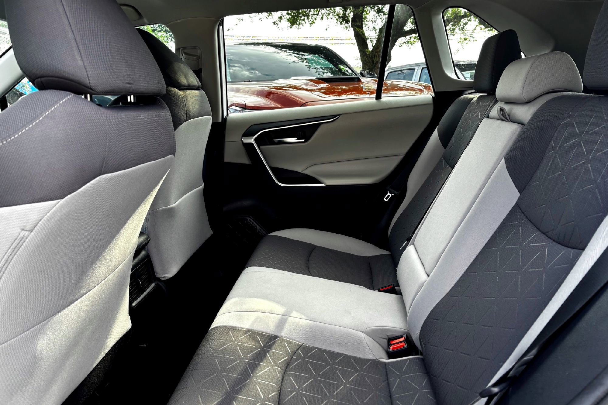 2021 Toyota RAV4 XLE photo 21