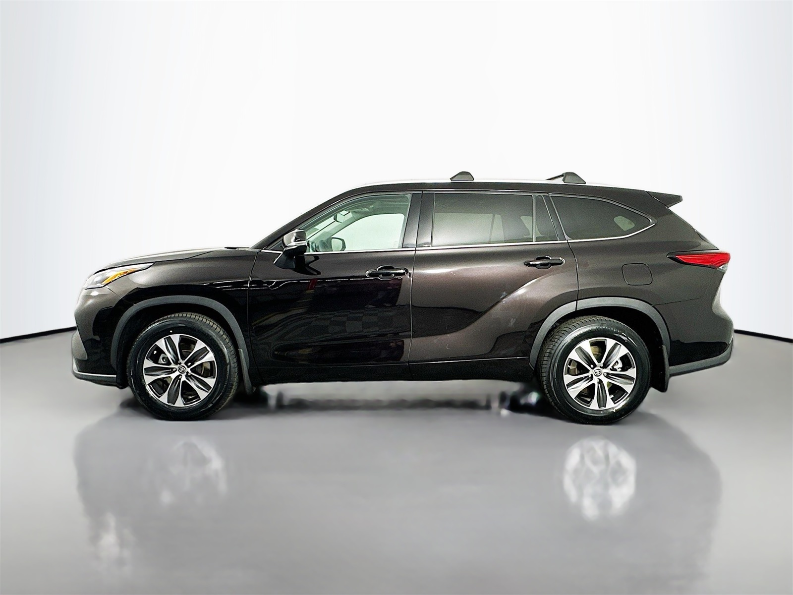 2022 Toyota Highlander XLE photo 4