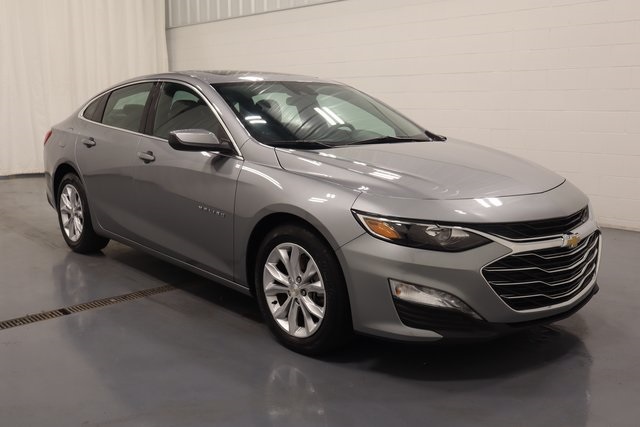 2024 Chevrolet Malibu 1LT photo 2