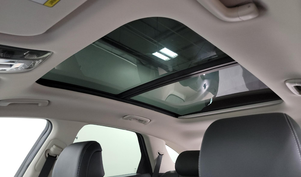 2024 Genesis GV70 2.5T Advanced photo 2