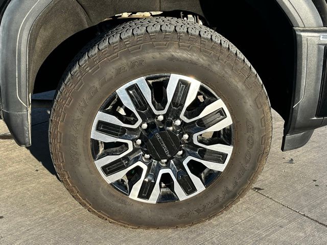 2024 Gmc Sierra HD Denali Ultimate photo 2