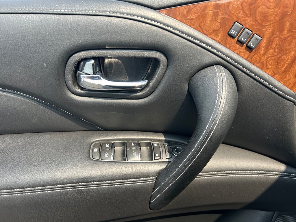 2018 Infiniti QX80 Base photo 25