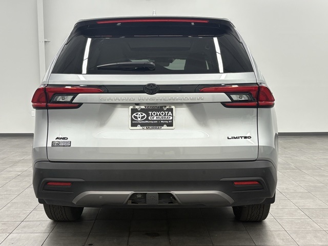 2024 Toyota Grand Highlander Limited photo 3