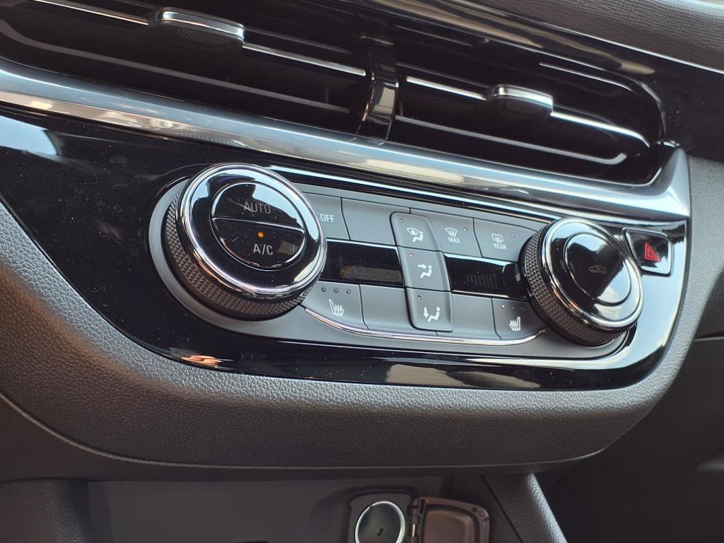 2025 Buick Envista ST photo 5