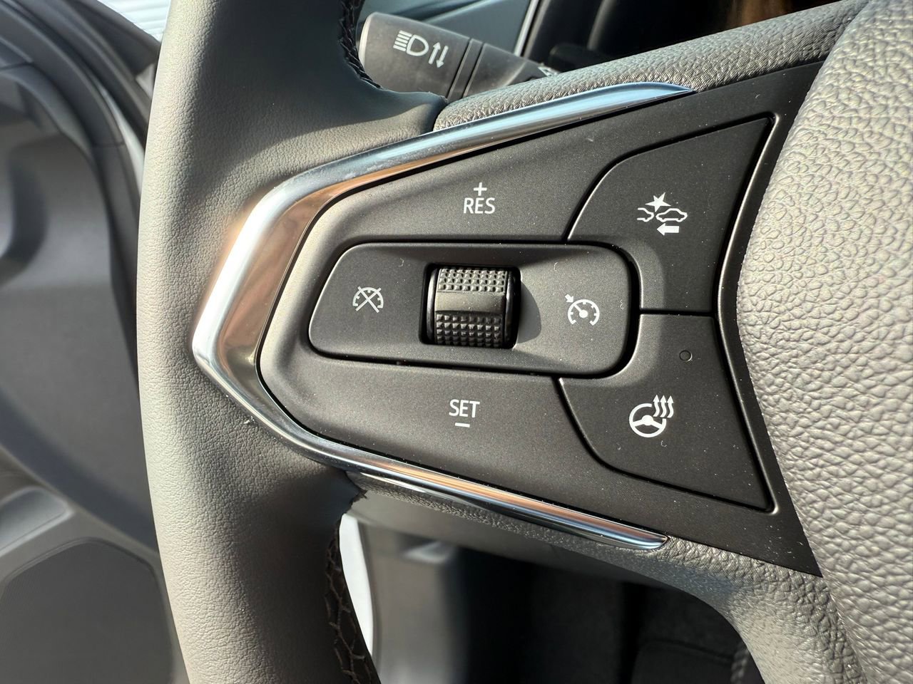2025 Chevrolet Trax LT photo 17