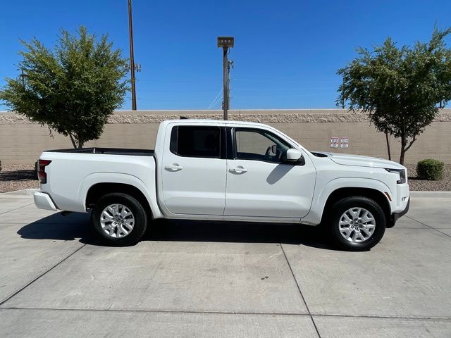 2024 Nissan Frontier SV photo 2