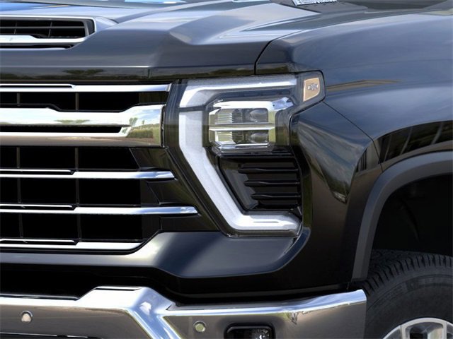 2025 Chevrolet Silverado 3500HD LTZ photo 10