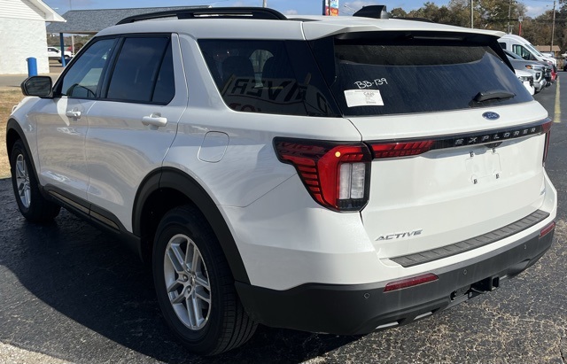 2026 Ford Explorer photo 3