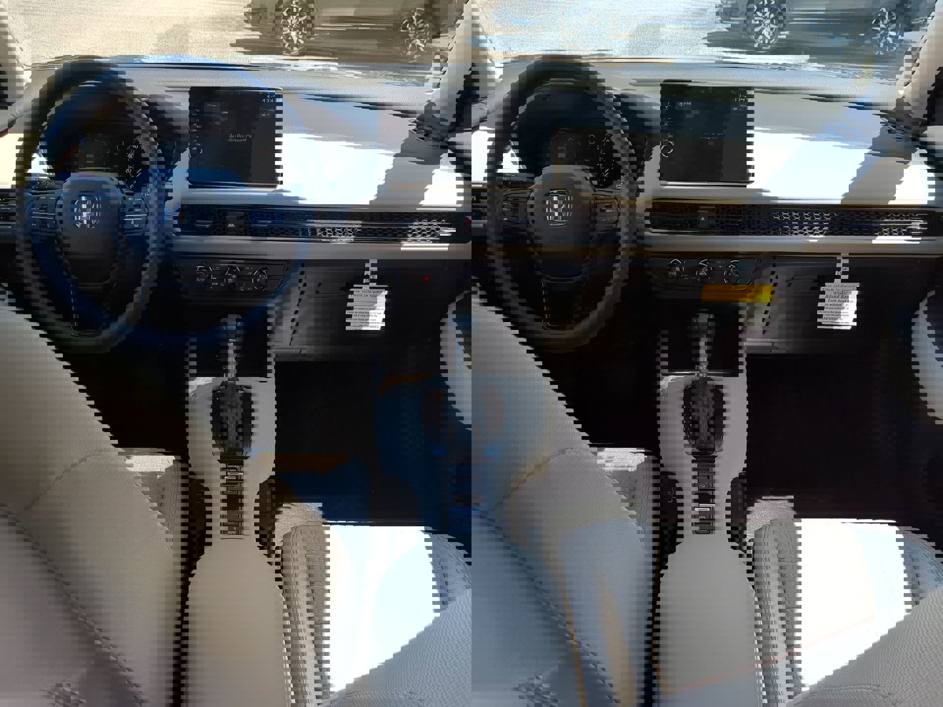 2026 Honda HR-V LX photo 3