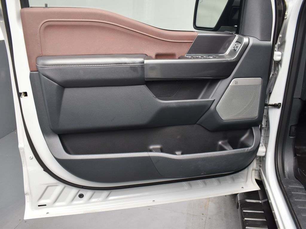 2023 Ford F-150 Lariat photo 11
