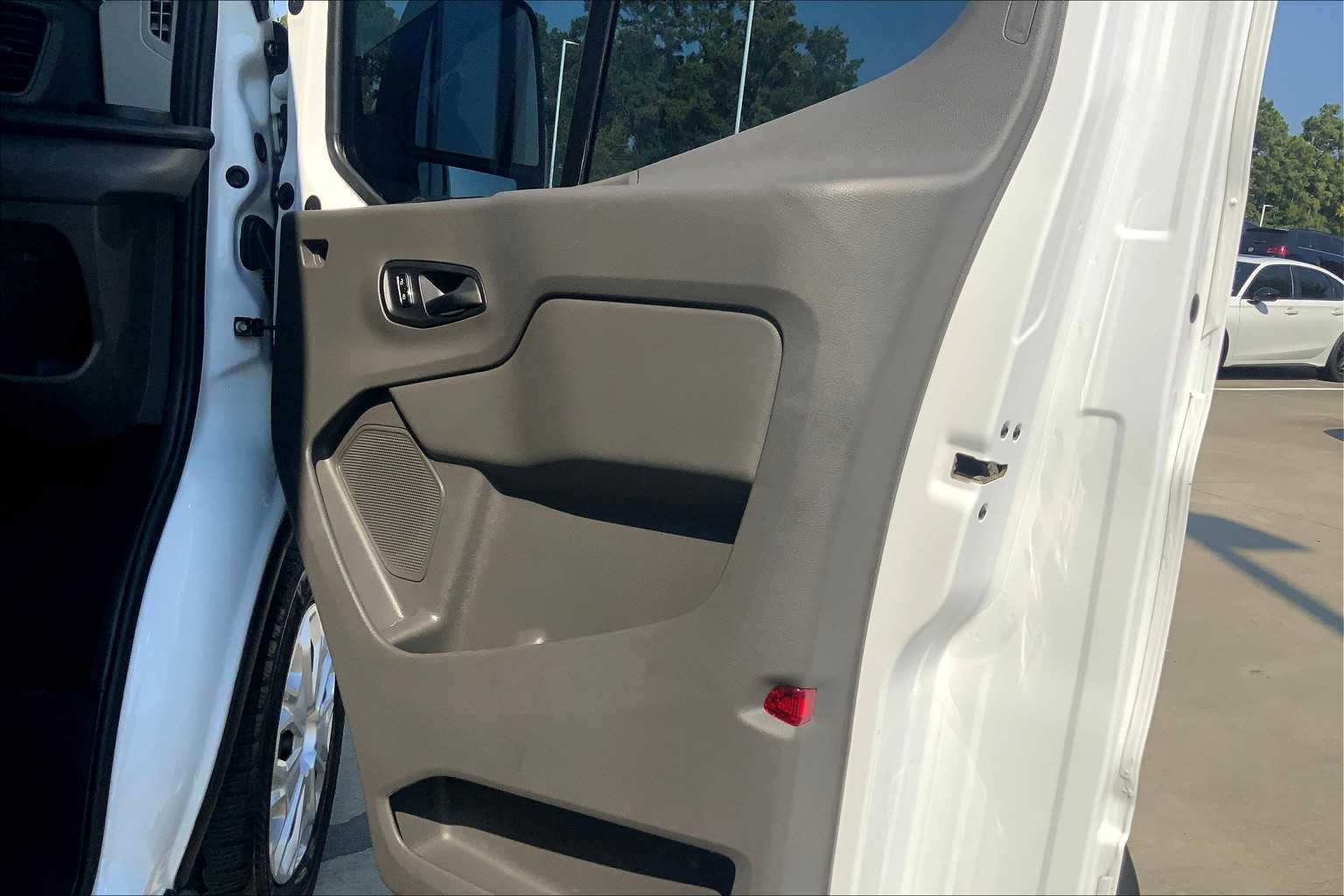 2023 Ford Transit Passenger XLT photo 8