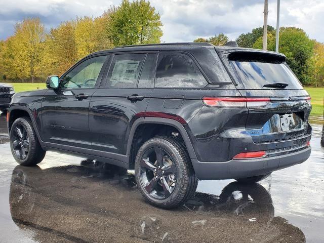 2025 Jeep Grand Cherokee Limited photo 4