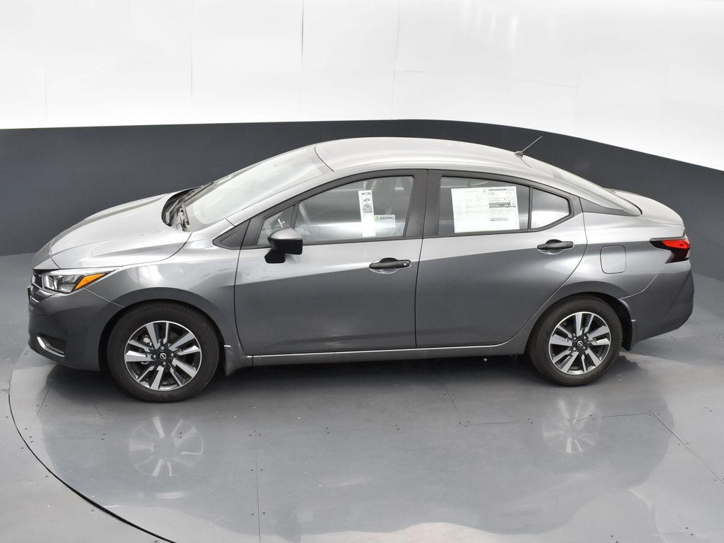 2025 Nissan Versa 1.6 S photo 39