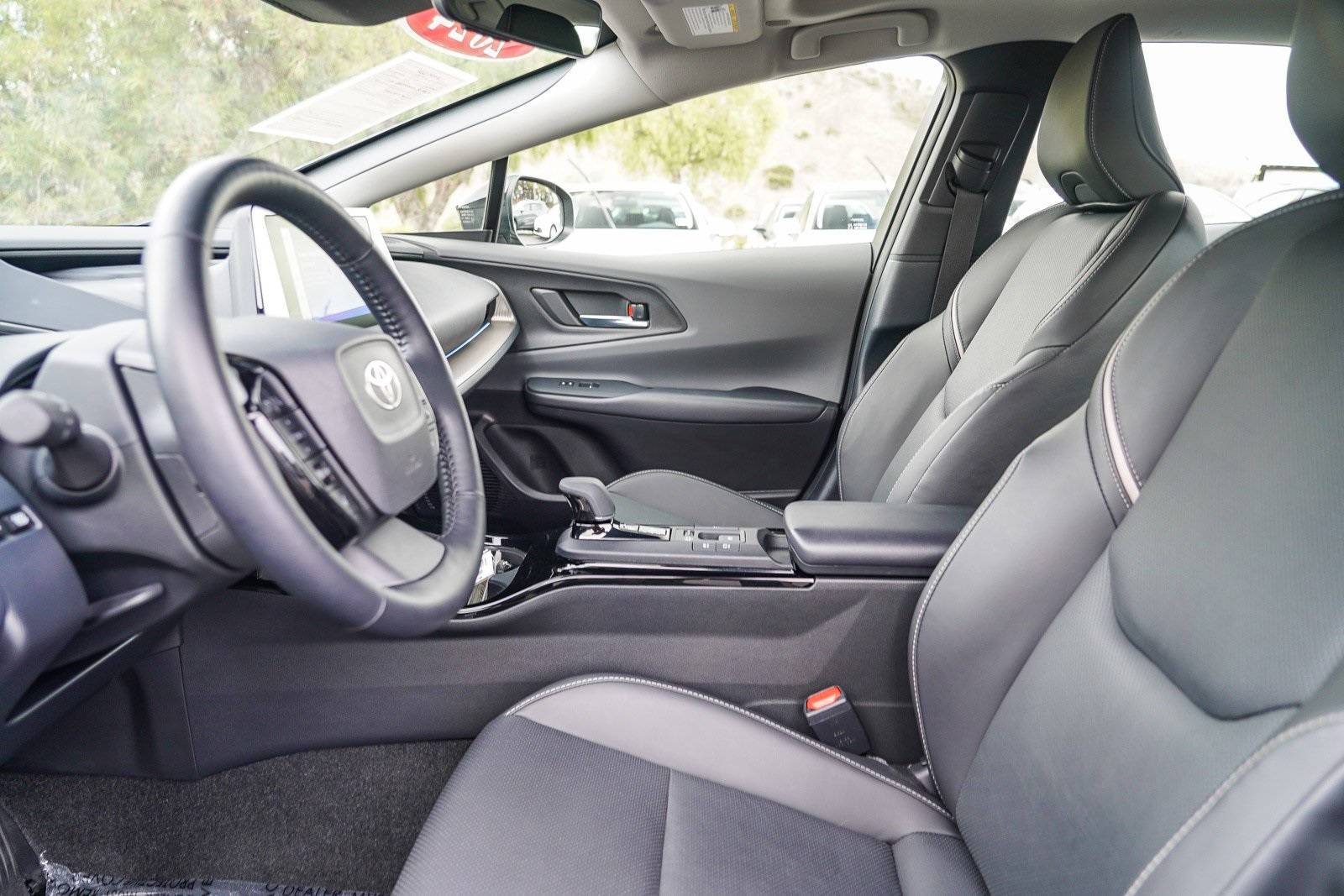 2024 Toyota Prius XLE photo 17