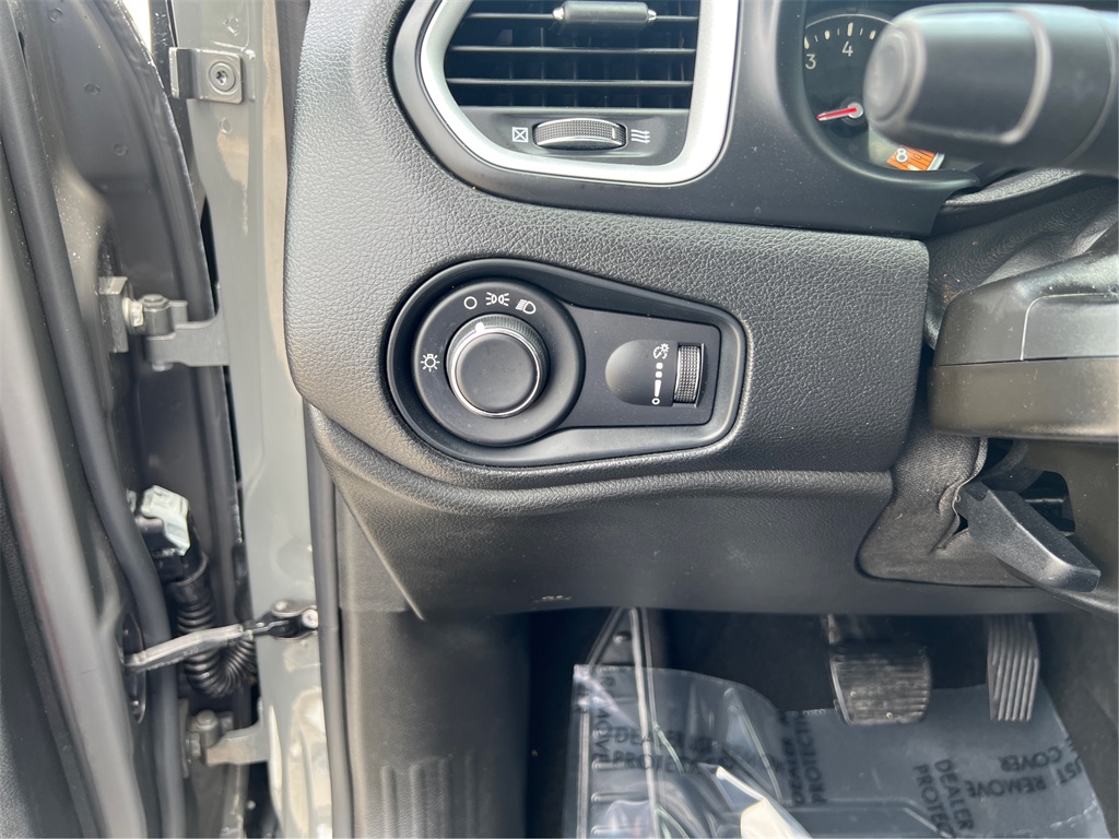 2021 Jeep Renegade Sport photo 17