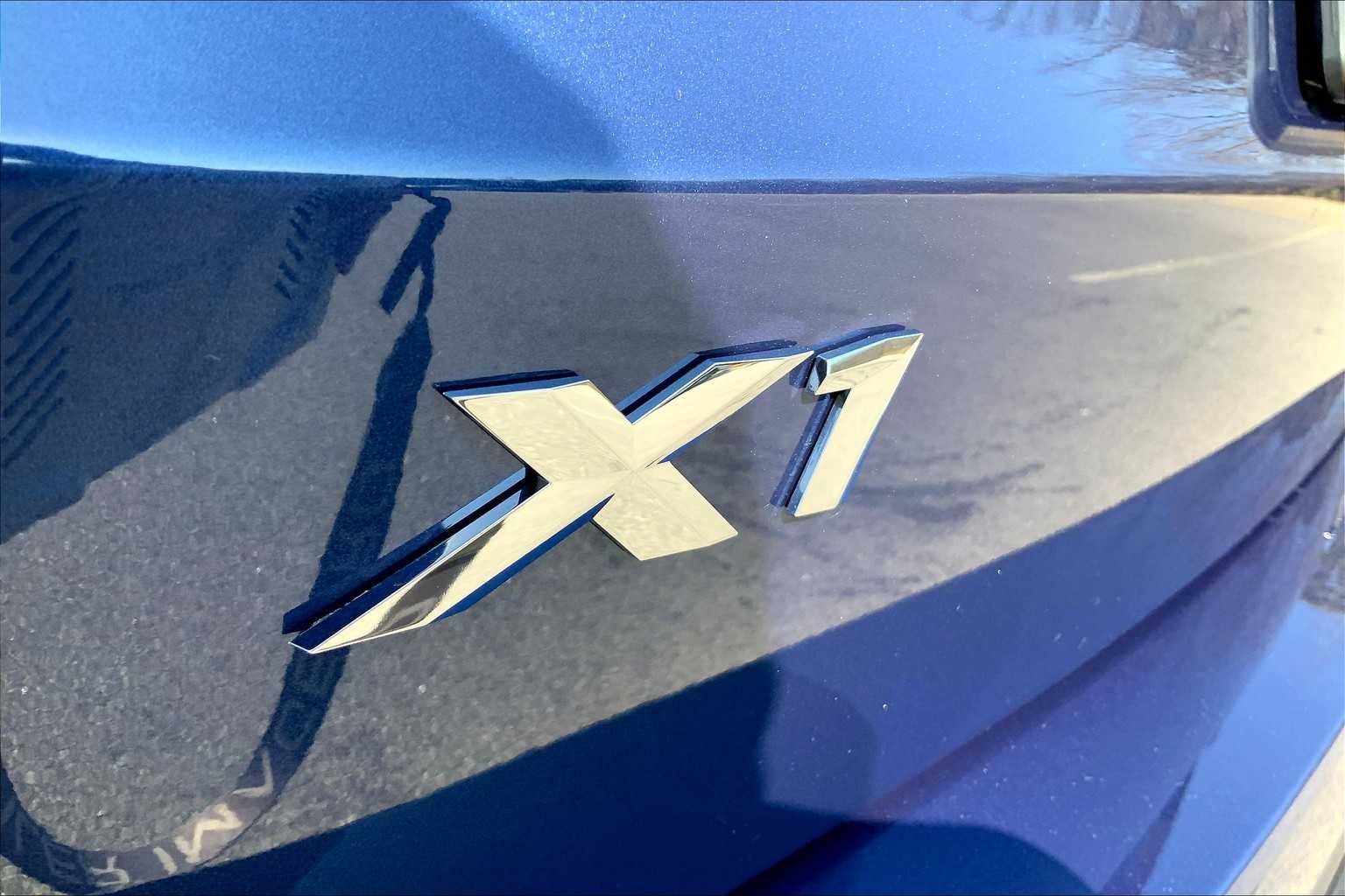 2025 BMW X1 28i - Photo 15
