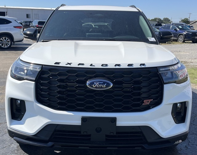 2025 Ford Explorer ST photo 2