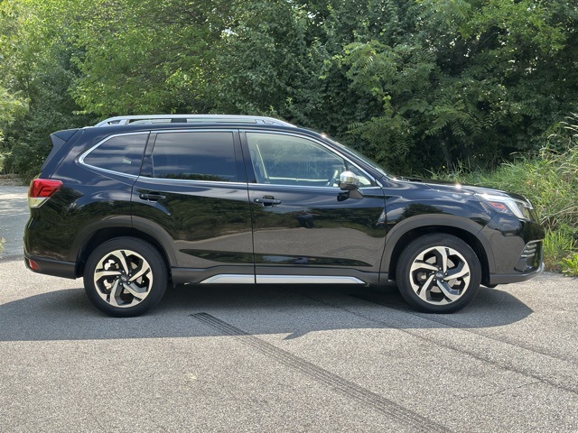 2022 Subaru Forester Touring photo 4