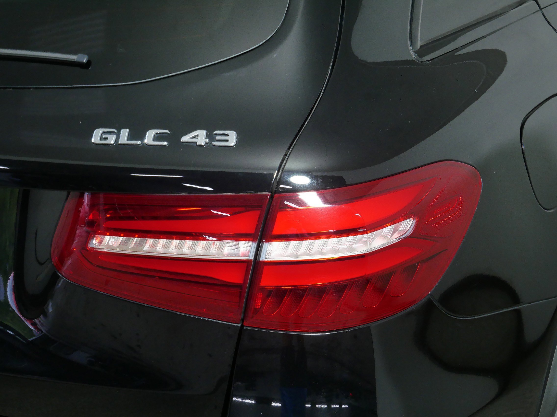 2018 Mercedes Benz GLC AMG 43 4MATIC photo 16