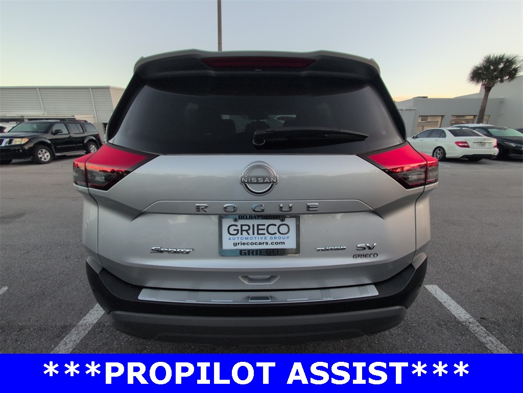 2023 Nissan Rogue SV photo 8