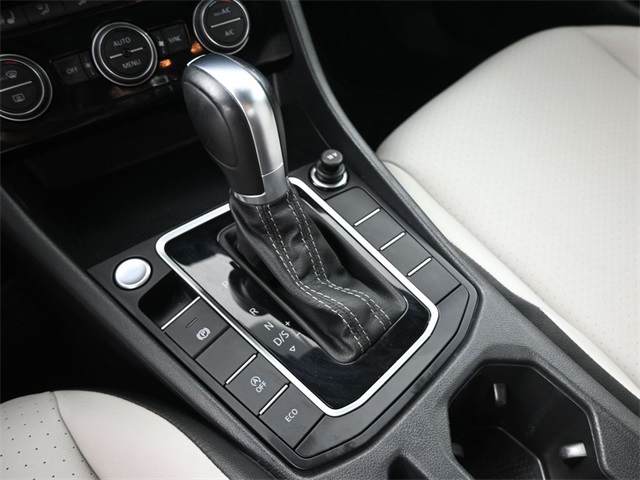 2019 Volkswagen Jetta R-Line photo 9