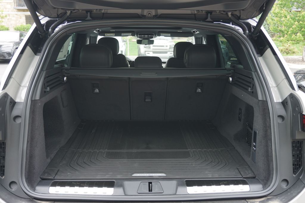 2025 Land Rover Range Rover Sport SE photo 30