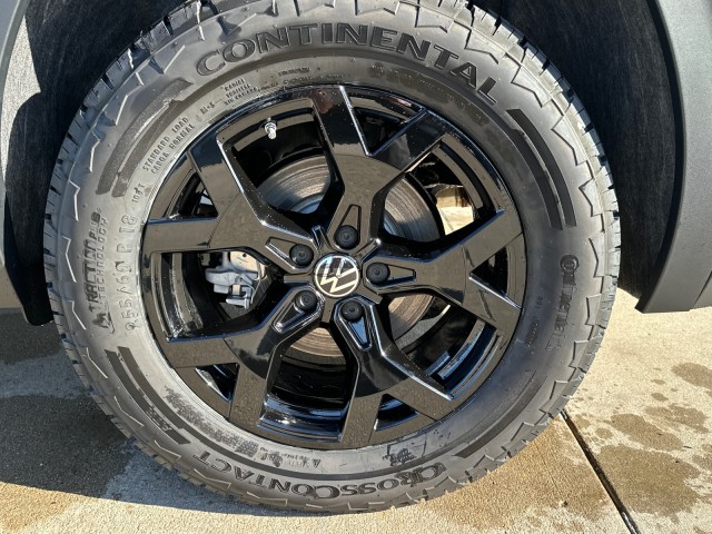 2025 Volkswagen Atlas Peak Edition photo 10