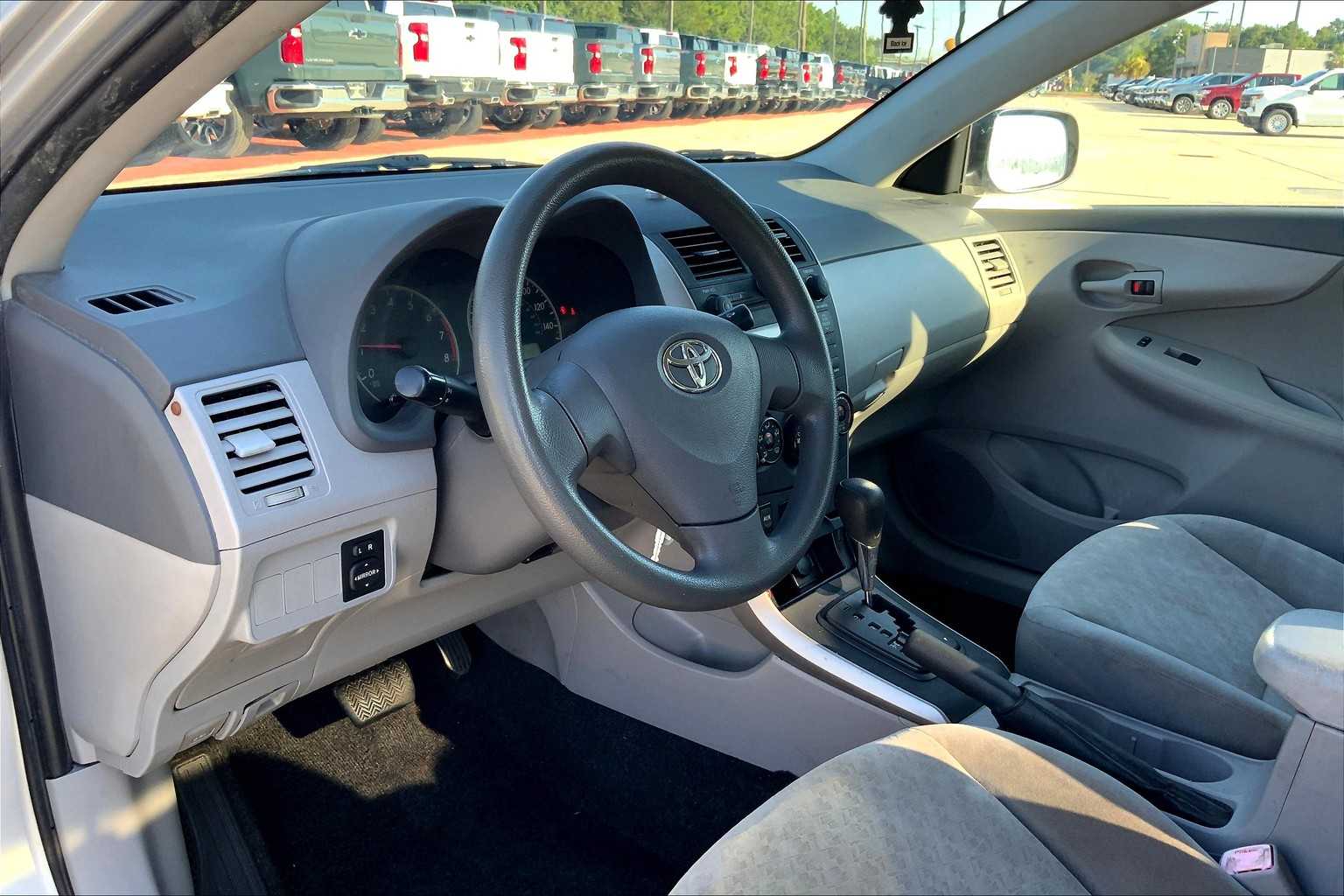 2009 Toyota RAV4 LE photo 15