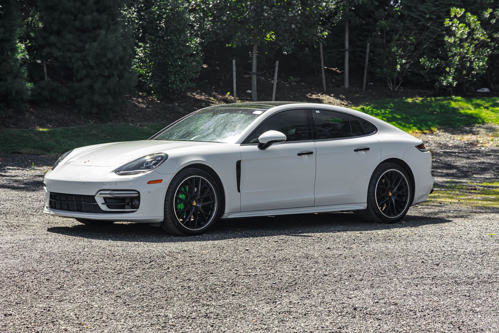 2022 Porsche Panamera Base photo 3