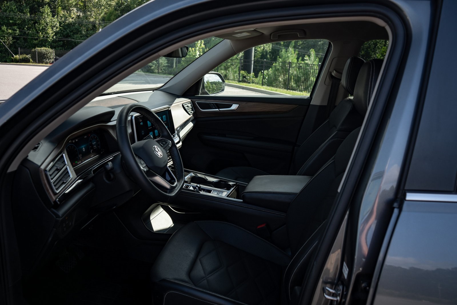 2024 Volkswagen Atlas SE Technology photo 10
