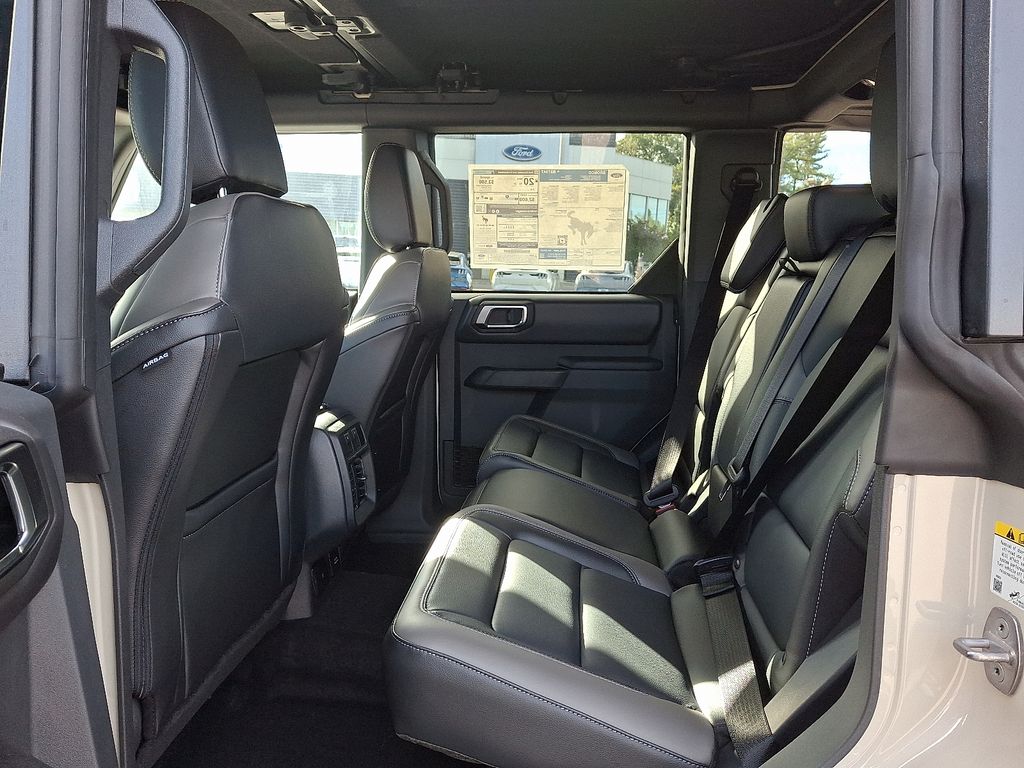 2025 Ford Bronco Outer Banks photo 3