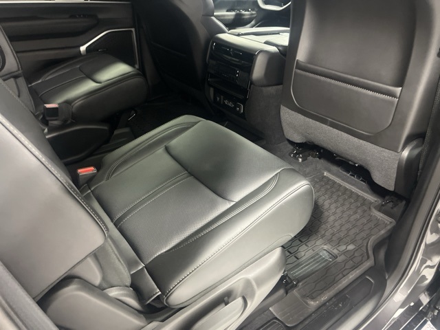2025 Jeep Wagoneer Overland Series II photo 19