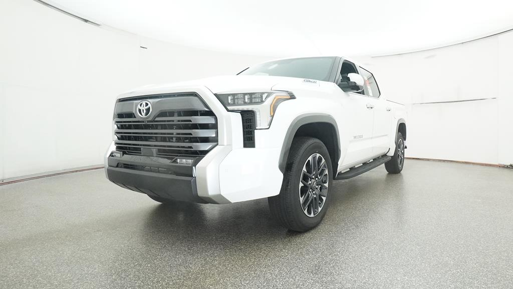 2025 Toyota Tundra Limited CrewMax photo 4
