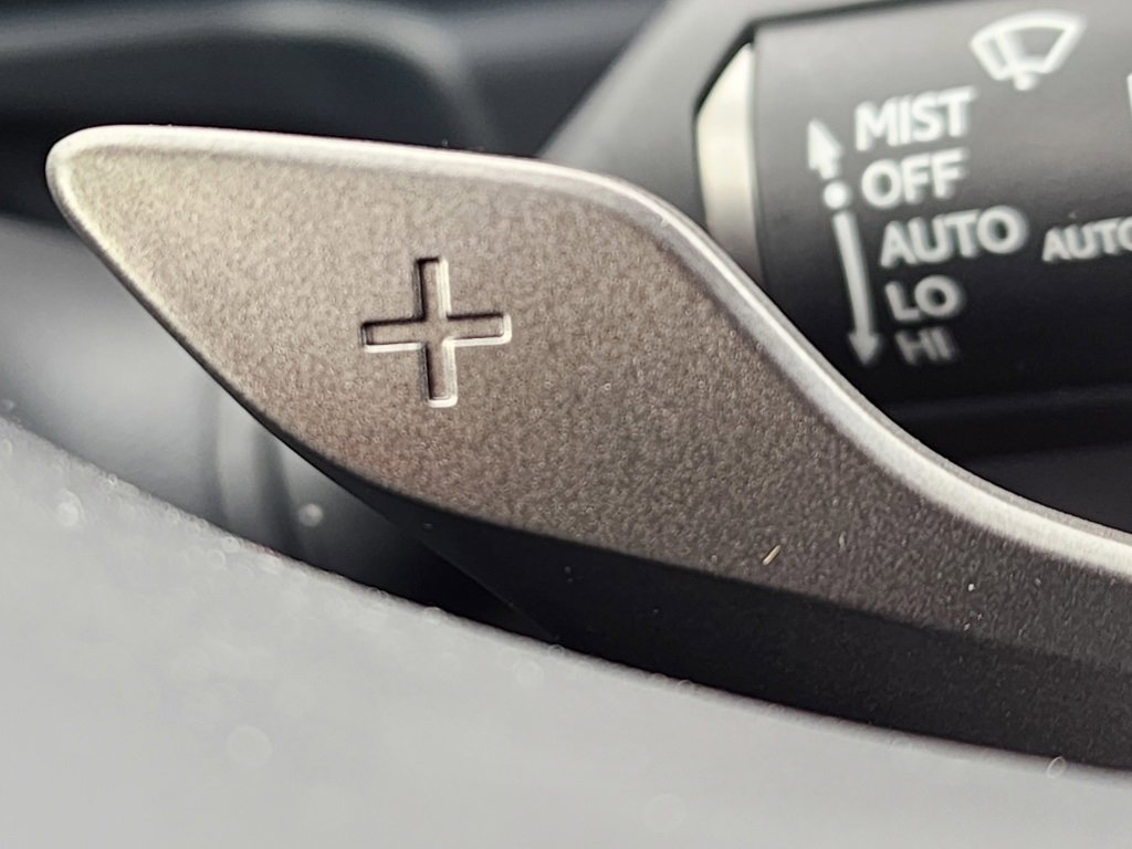 2025 Lexus ES 300h photo 26