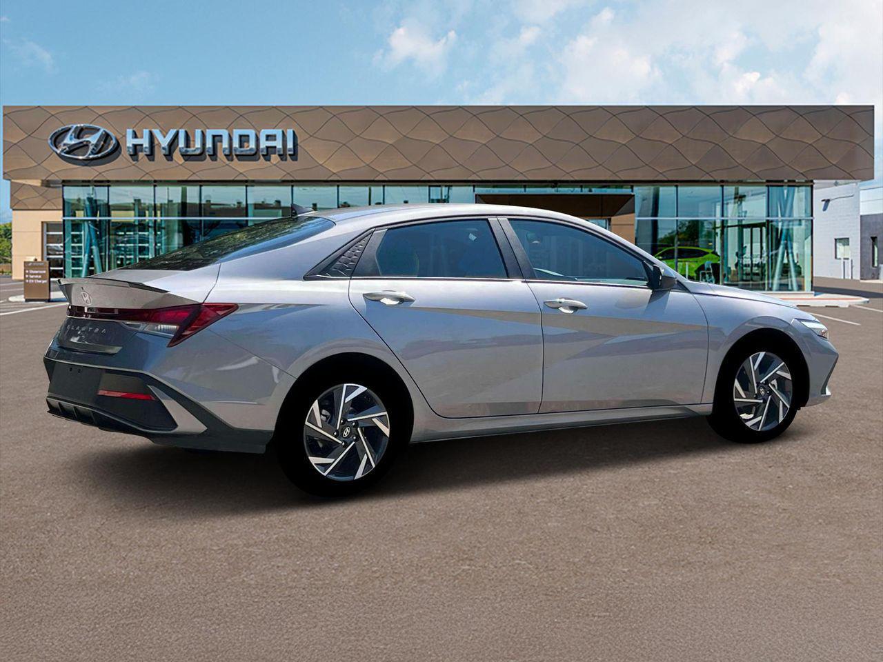 2025 Hyundai Elantra SEL Sport photo 7
