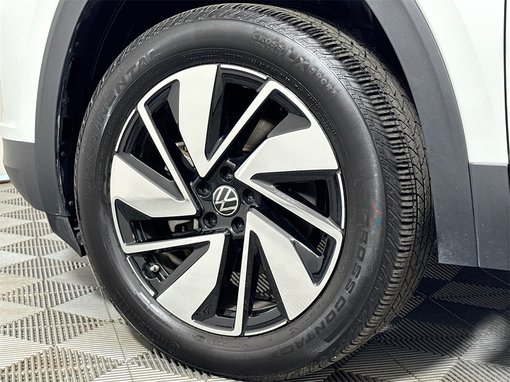 2025 Volkswagen Atlas SE Technology photo 24