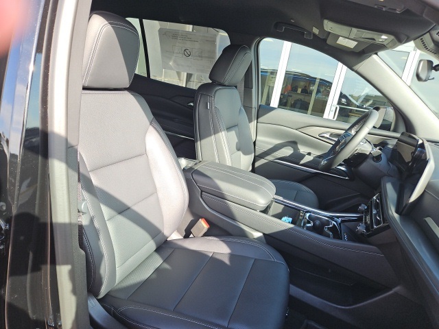 2026 Chevrolet Traverse 2LT photo 13