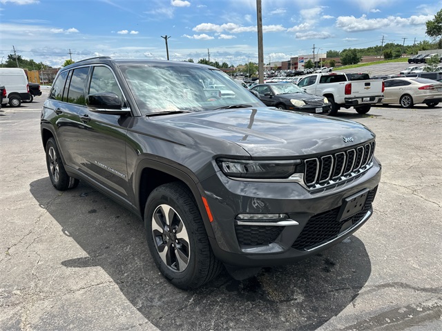 2023 Jeep Cherokee Base photo 3