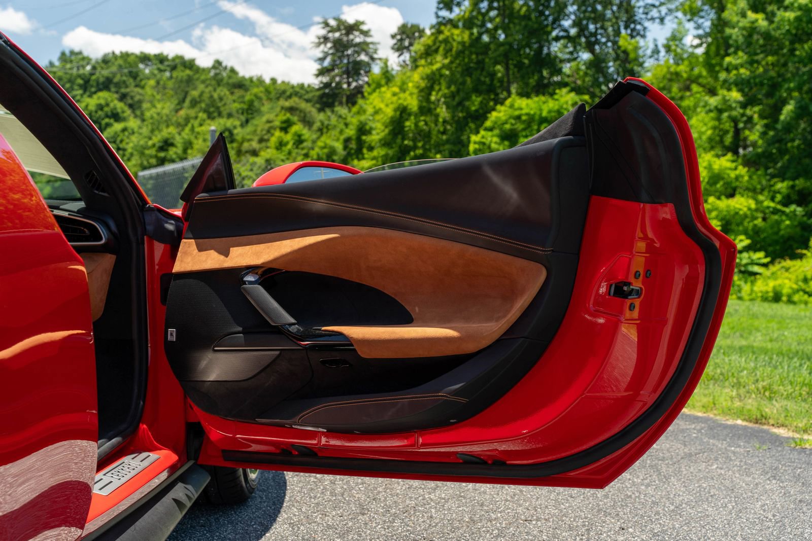 2024 Ferrari 296 GTS Base photo 39