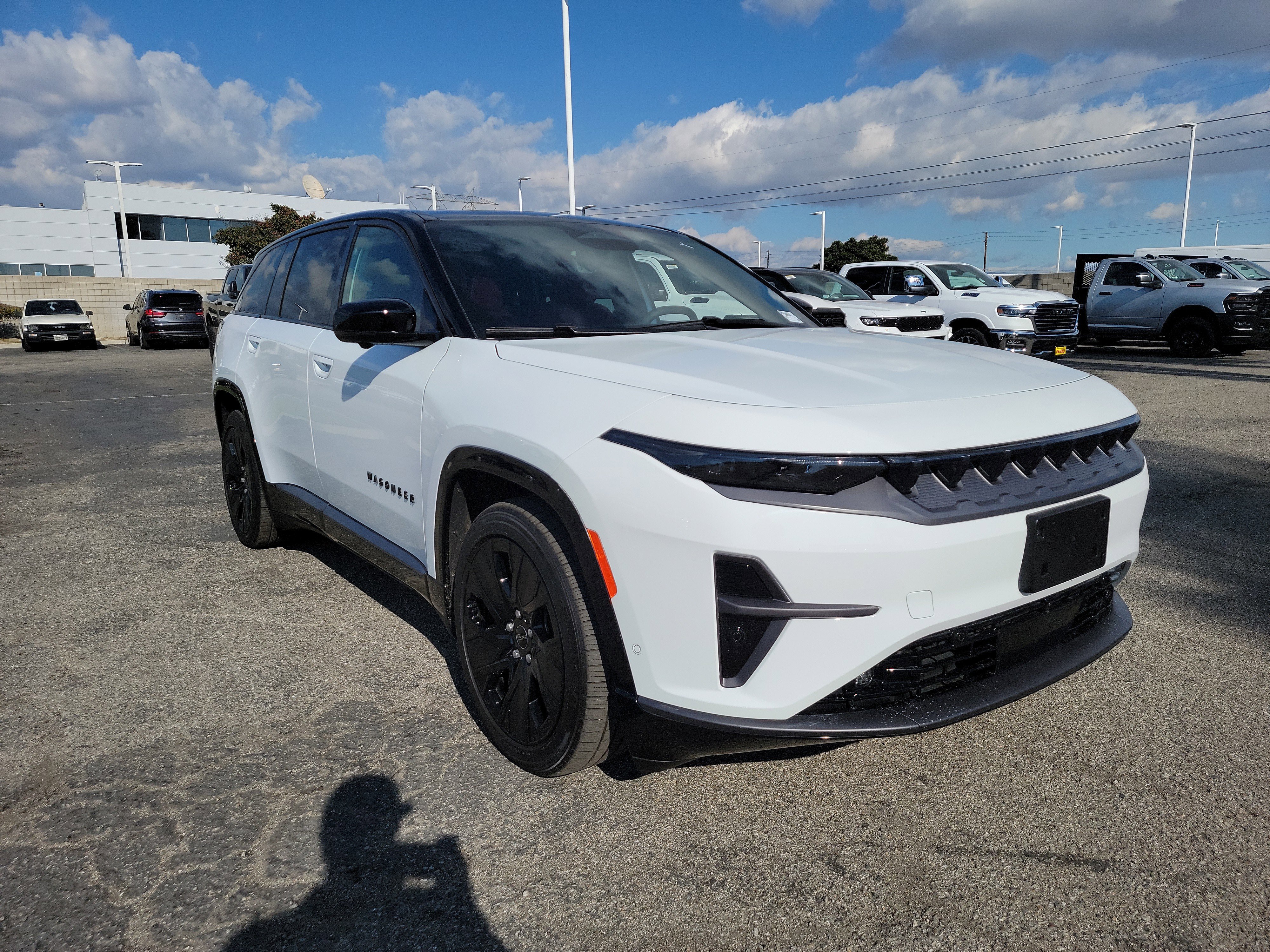 Used 2024 Jeep Wagoneer S Launch Edition with VIN 3C4RJNAK4RT179497 for sale in Fontana, CA