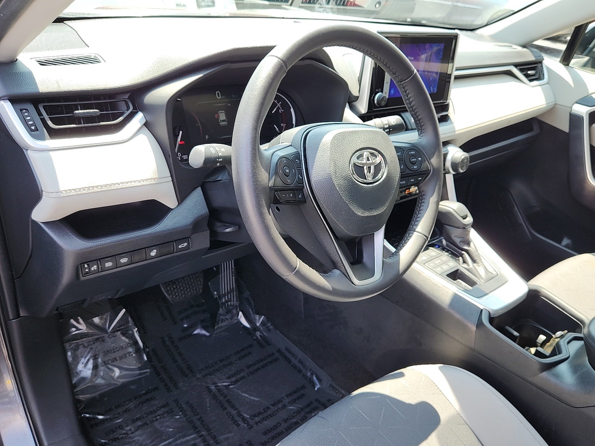 2024 Toyota RAV4 XLE photo 10
