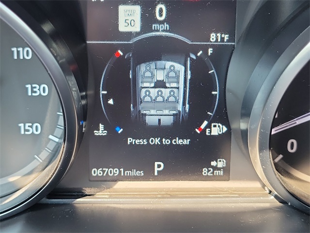 2019 Land Rover Discovery Sport HSE photo 24
