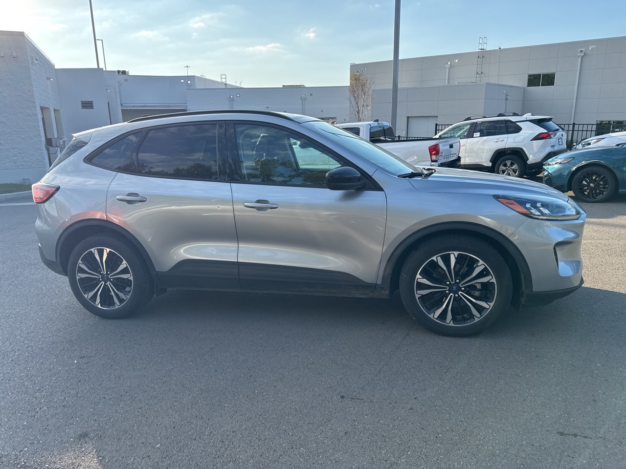 2022 Ford Escape SE photo 3