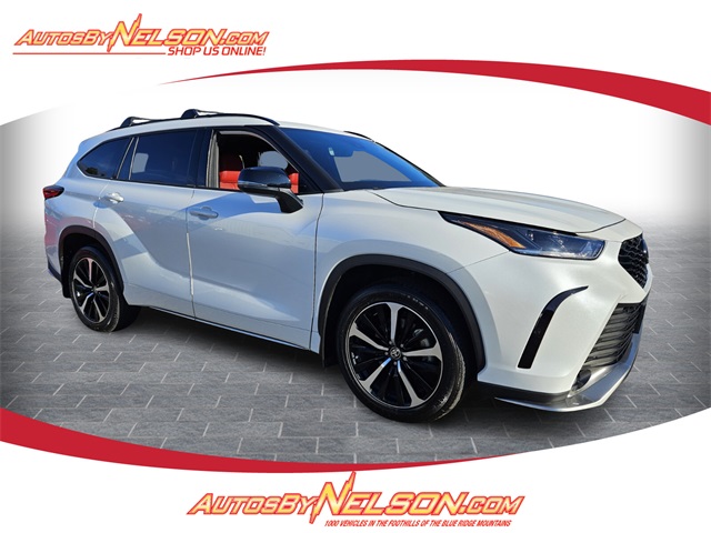 2022 Toyota Highlander XSE's photo