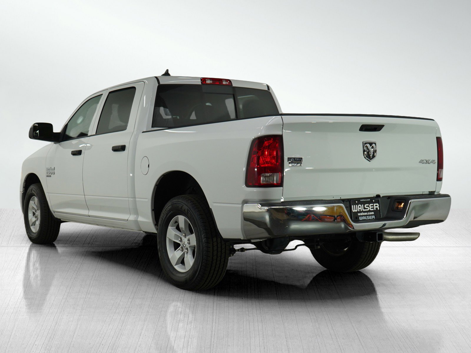2023 Ram 1500 Classic SLT photo 3