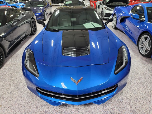 2016 Chevrolet Corvette Stingray Z51 1LT photo 3